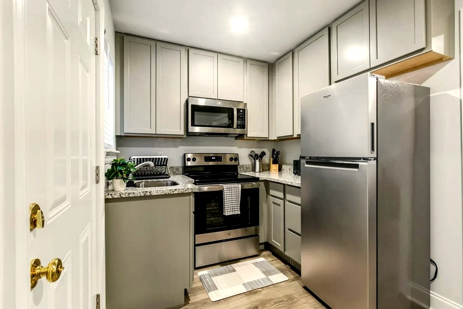 308 W St Mary